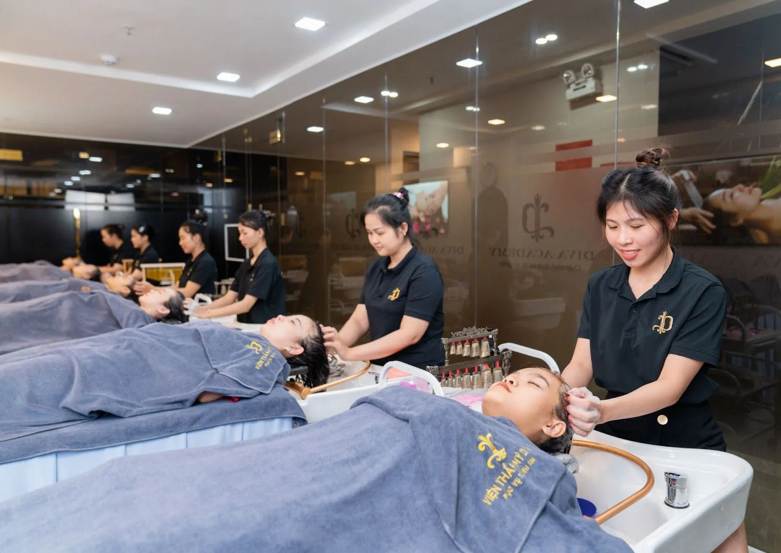 DIVA Academy là địa chỉ học nghề gội đầu dưỡng sinh chuyên nghiệp của nhiều bạn trẻ