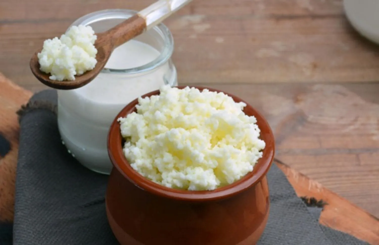 Phân biệt kefir và sữa chua