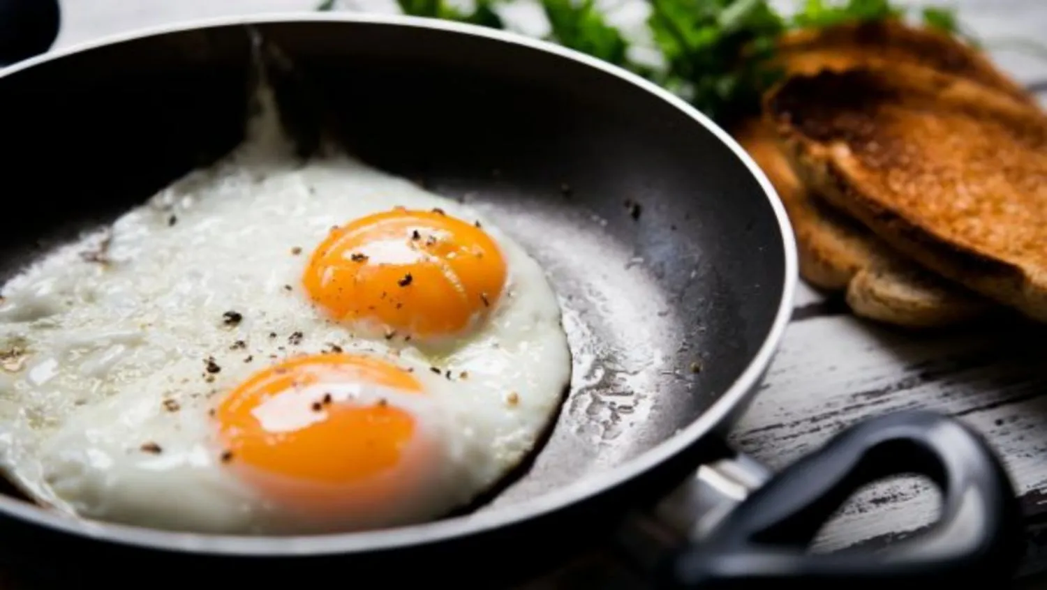Tại sao ăn trứng lại tốt cho sức khỏe