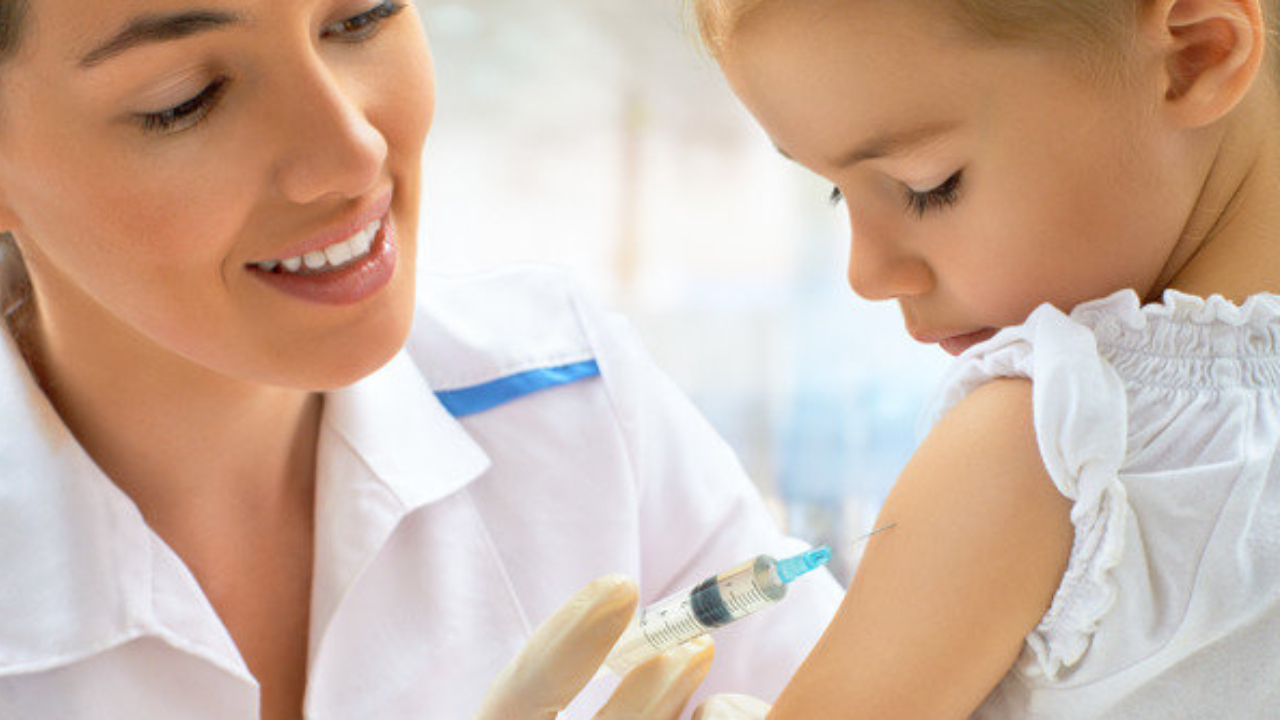 3 Điều cần lưu ý khi đi tiêm vaccine cho trẻ 