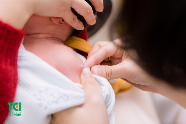 3 Điều cần lưu ý khi đi tiêm vaccine cho trẻ 