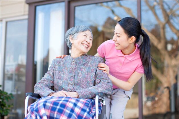 Alzheimer là gì và bệnh có triệu chứng như thế nào?