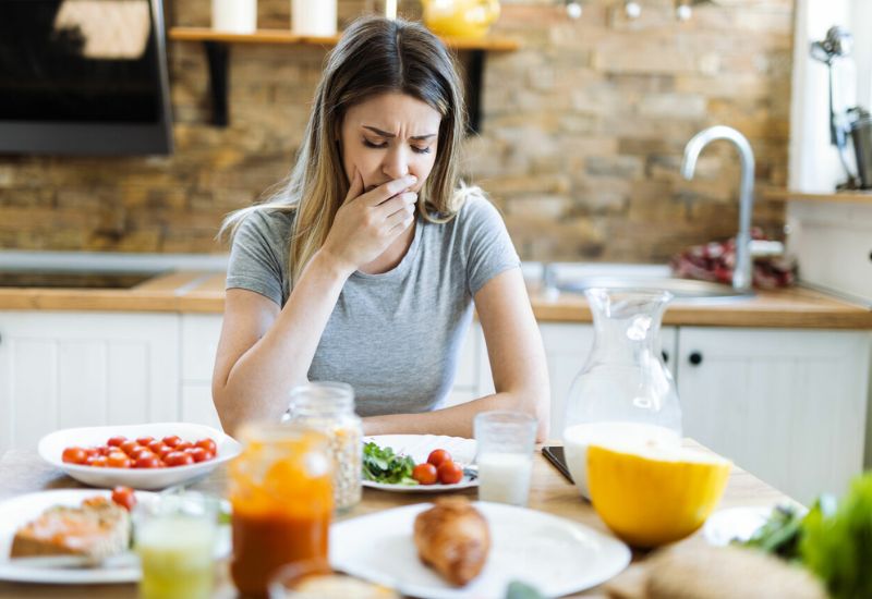 Ăn khó nuốt có nguy hiểm không? Những điều bạn cần biết