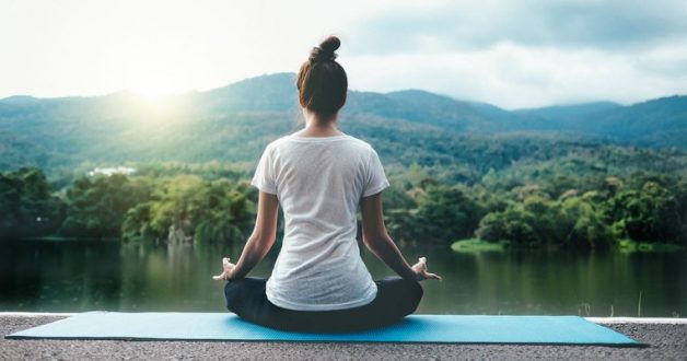 Bệnh nhân thoái hóa khớp gối có nên tập yoga không?