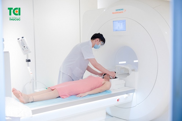 Cần lưu ý gì khi thực hiện chụp MRI phổi?