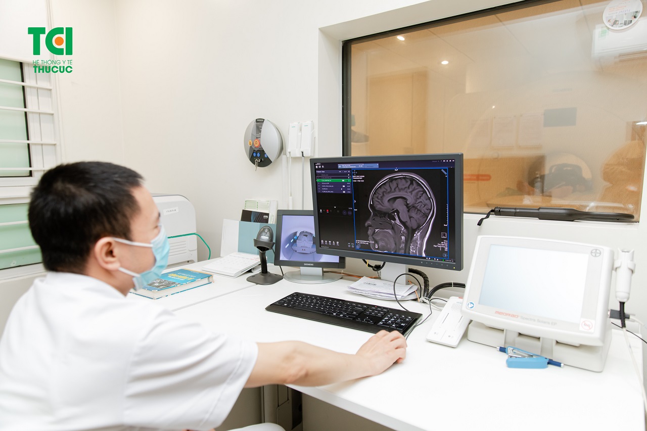 Chẩn đoán tai biến mạch máu não thể nhồi máu não bằng MRI