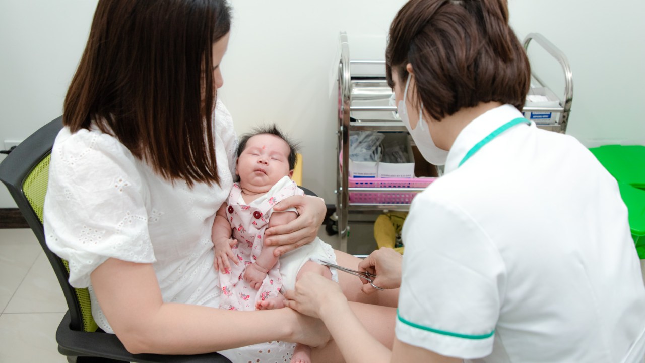 Chích ngừa vaccine có thể ngăn ngừa 5 bệnh tiêu hóa phổ biến