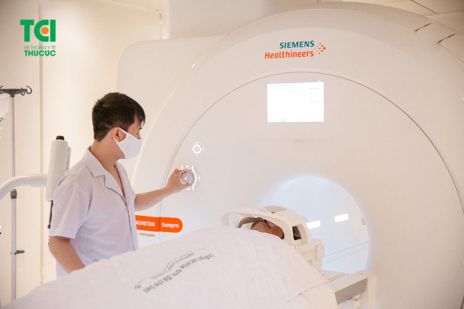 Chuyên gia lý giải: Chụp cộng hưởng từ (MRI) cho trẻ