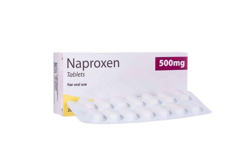 Công dụng và lưu ý khi dùng thuốc giảm đau hạ sốt Naproxen