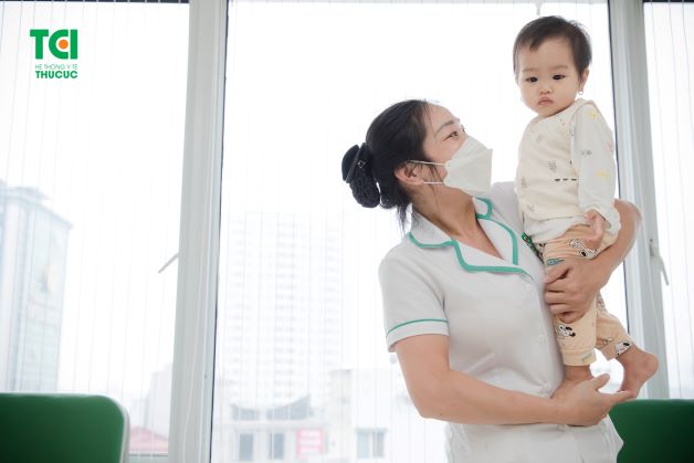 “Cuộc chiến” 3 ngày với sốt virus và viêm họng cấp của “chiến binh” nhí 1 tuổi