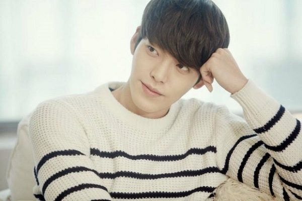 Diễn viên Kim Woo Bin tái xuất sau 1 năm điều trị K vòm họng