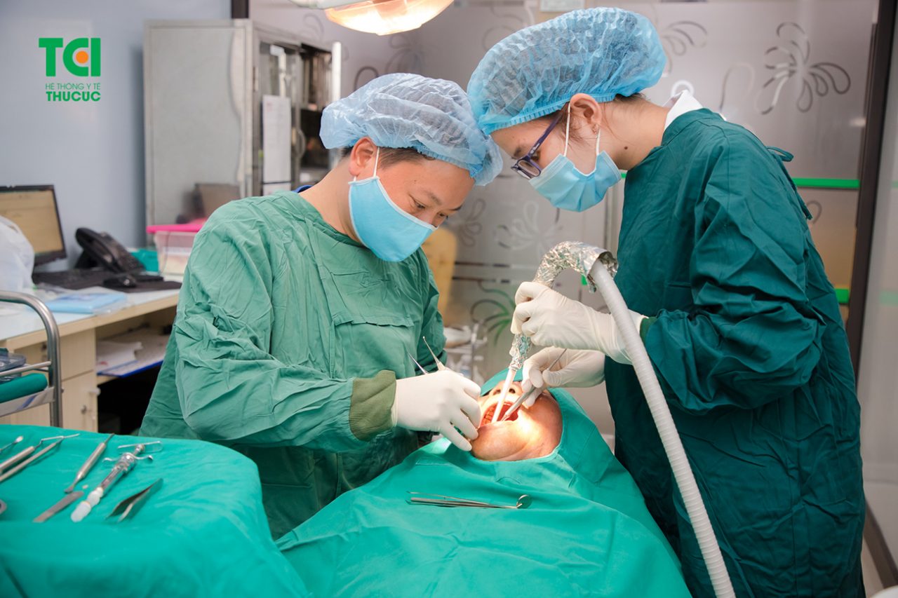 Giá trồng răng bằng phương pháp implant là bao nhiêu?