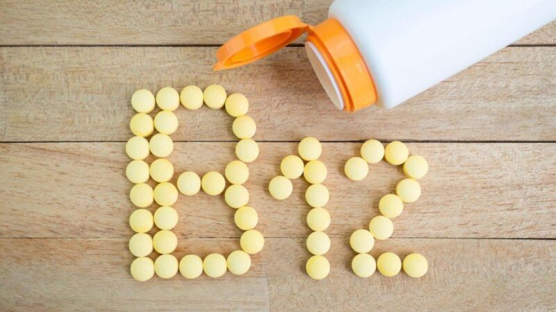 Lý giải: Thiếu vitamin B12 gây đột quỵ hay không