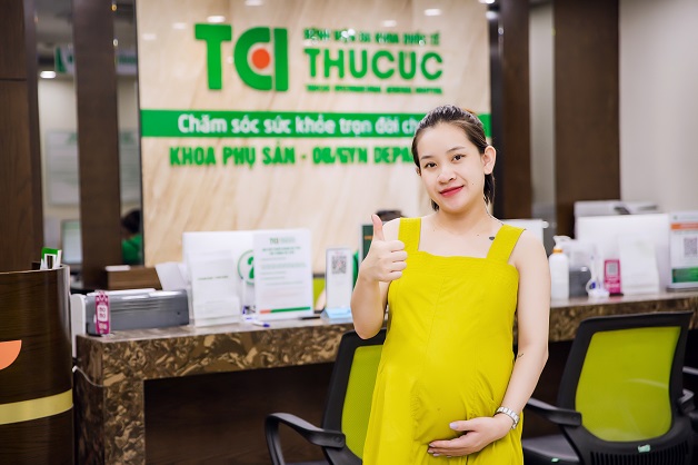 Mẹ bầu thực hiện khám thai định kỳ, đi siêu âm có được ăn sáng không?