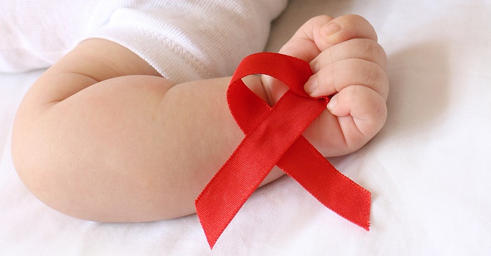 Mẹ bị HIV con có bị không?