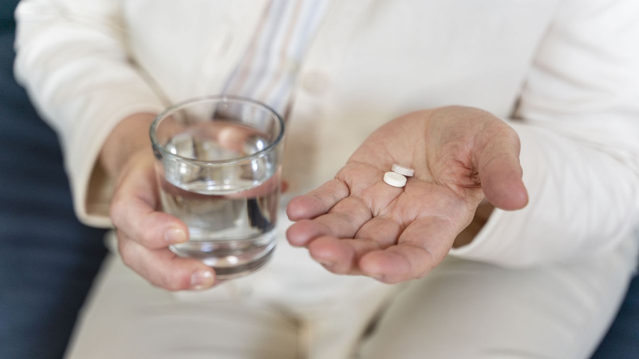 Melatonin 5mg: Công dụng và lưu ý về liều dùng an toàn 