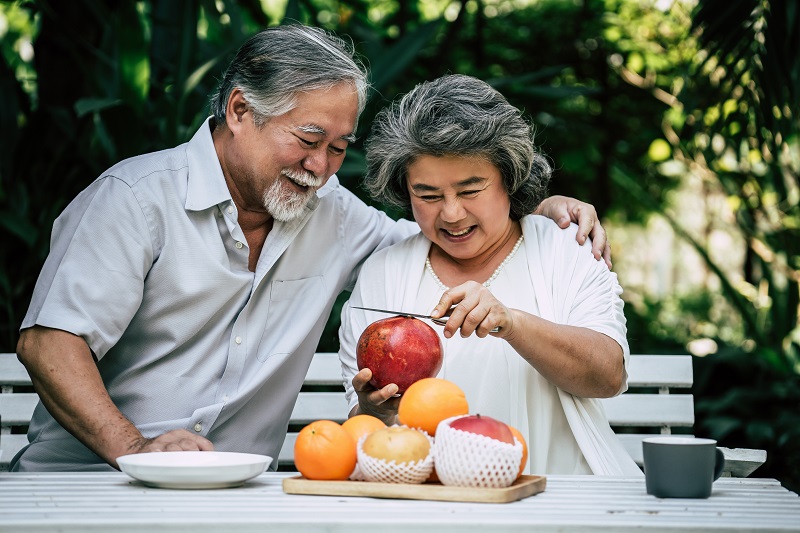 Nguyên nhân và cách cải thiện chứng khó nuốt ở người già