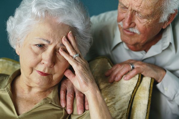 Những điều cần lưu ý khi chăm sóc bệnh nhân Alzheimer