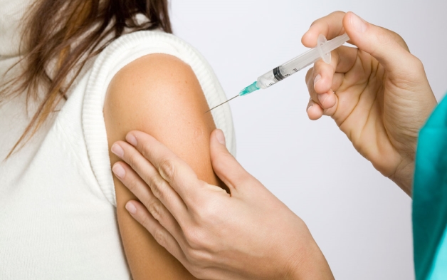 Những lưu ý khi tiêm phòng sởi quai bị rubella cho người lớn