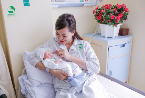 Nữ diễn viên Mai Thỏ sinh con tiết lộ bí quyết đi đẻ khỏe re