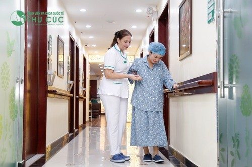 Sinh mổ mấy ngày cắt chỉ và cách chăm sóc vết mổ sau sinh