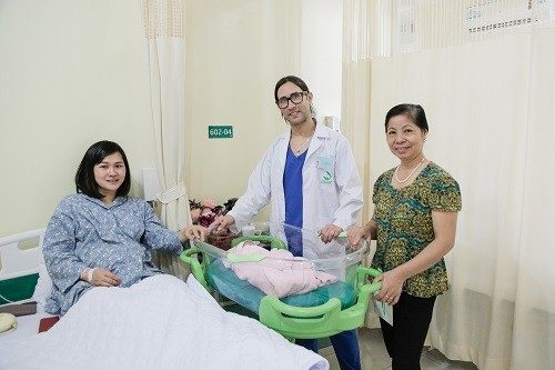 Sinh thường nằm viện mấy ngày?