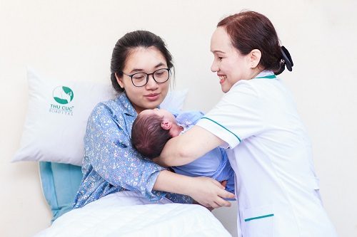 Sinh thường nằm viện mấy ngày?