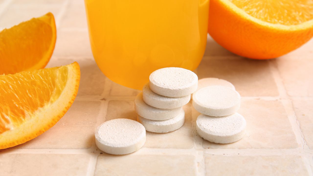 Sử dụng vitamin C dạng sủi đúng cách và hiệu quả bạn cần biết