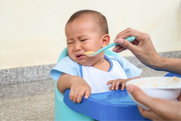 Trẻ biếng ăn phải làm thế nào: 5 điều mẹ cần lưu ý