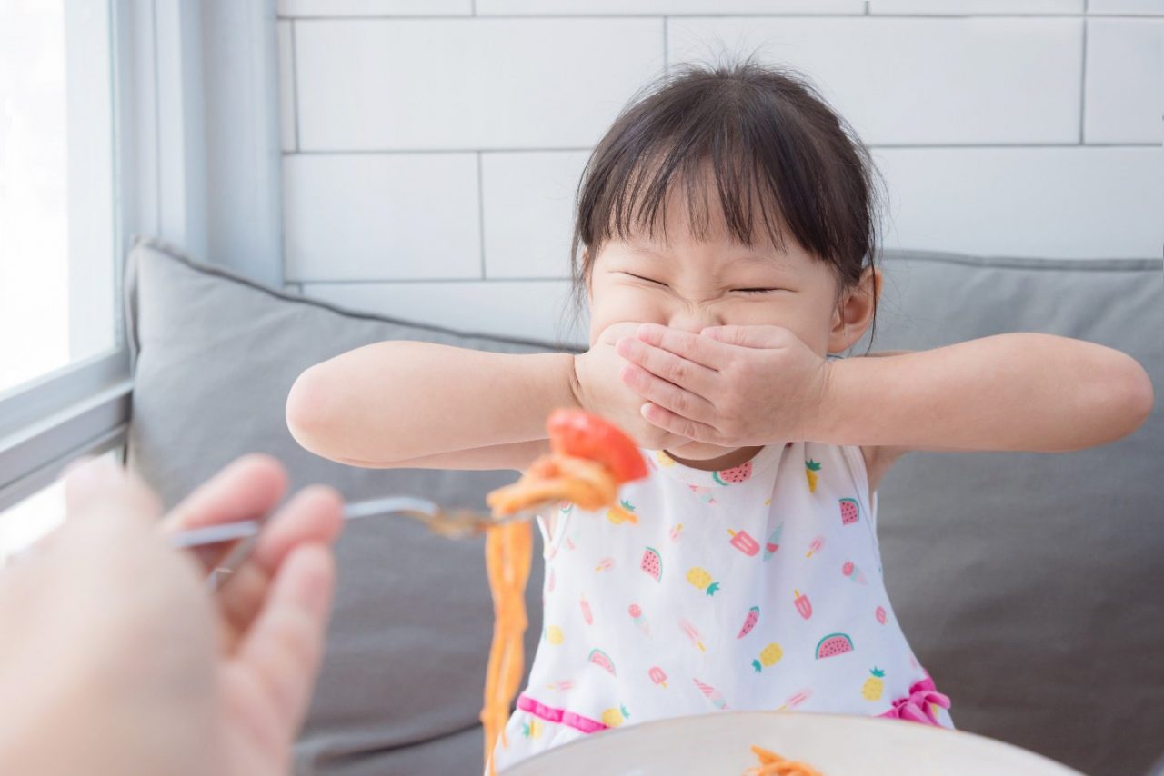 Trẻ biếng ăn thì phải làm sao? Lời khuyên hữu ích cho mẹ