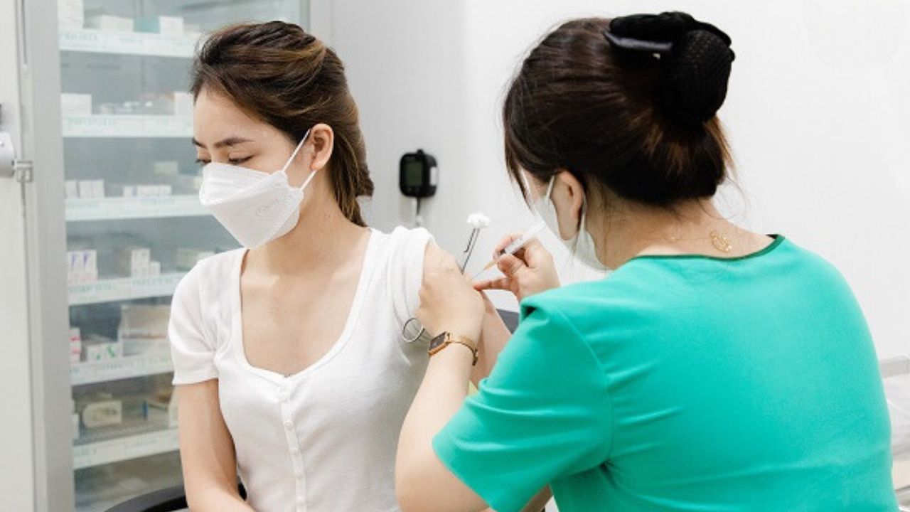 Vacxin HPV: Lịch tiêm chủng và những tác dụng phụ